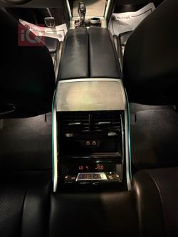 بي ام دبليو 8 الفئة